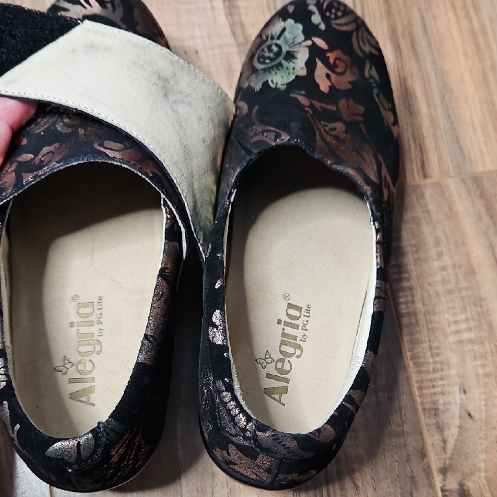 Alegria Lauryn Black Rose Gold with Green Metallic Floral Accents Clogs Size 38 - Picture 10 of 13